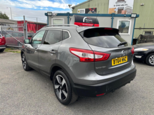2014 Nissan Qashqai 1.2 Dig-T N-Tec+ 2WD Euro 5 (s/s) 5dr in Grey — image 4