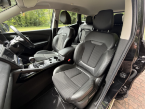 2016 Renault Kadjar 1.5 Dynamique S Nav Dci 110 Auto in Black — image 5