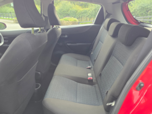2013 Toyota Yaris 1.4 D-4d Tr Hatchback 5dr Diesel Manual Euro 5 (90 Ps) in Red — image 5