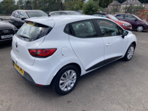 2014 Renault Clio 1.2 Expression 1.2 16v 75 in White — image 4
