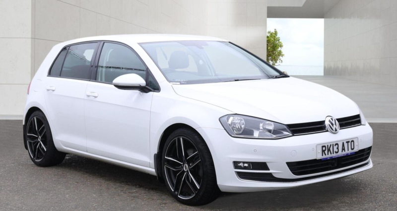 2013 Volkswagen Golf 2.0 Tdi Bluemotion Tech Gt Euro 5 (s/s) 5dr in White — image 1