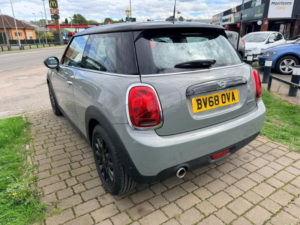 2018 MINI Hatch 1.5 Cooper Euro 6 (s/s) 3dr in Grey — image 2
