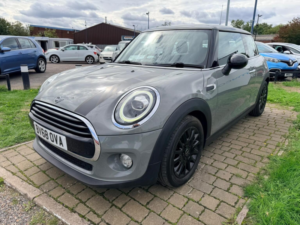 2018 MINI Hatch 1.5 Cooper Euro 6 (s/s) 3dr in Grey — image 4
