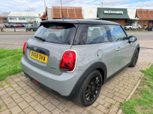 2018 MINI Hatch 1.5 Cooper Euro 6 (s/s) 3dr in Grey — image 5