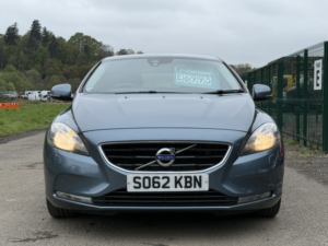 2012 Volvo V40 1.6 T3 Se in Blue — image 2