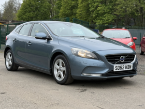 2012 Volvo V40 1.6 T3 Se in Blue — image 3