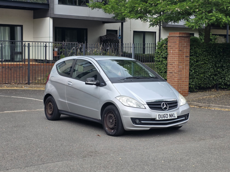 2010 Mercedes-Benz A Class 1.5 A160 Blueefficiency Classic Se Hatchback 3dr Petrol Manual (139 G/km, 95 Bhp) in Silver — image 1