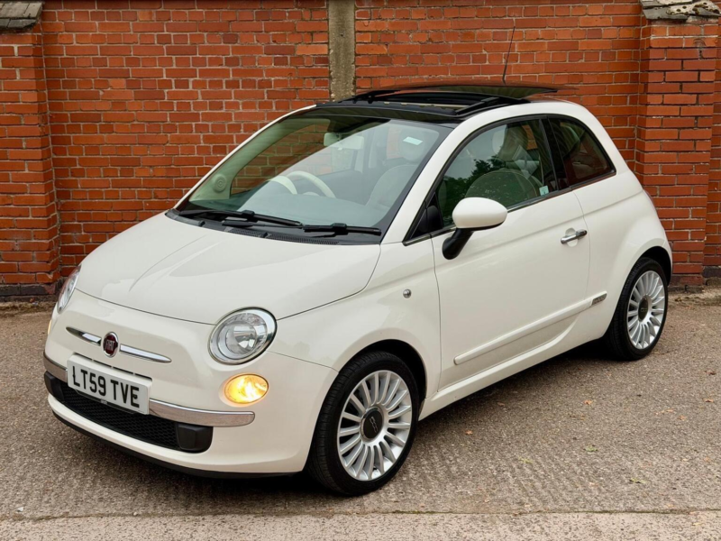 2009 Fiat 500 1.4 Lounge Auto Euro 4 3dr in White — image 1