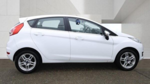2013 Ford Fiesta 1.6 Zetec Powershift Euro 5 5dr in White — image 2