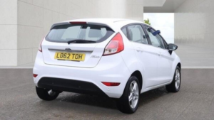 2013 Ford Fiesta 1.6 Zetec Powershift Euro 5 5dr in White — image 3