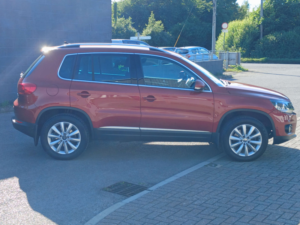 2014 Volkswagen Tiguan 2.0 Tiguan Match Tdi Bluemotion Technology 4motion Semi-Auto 4WD 5dr in Red — image 5