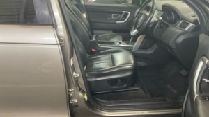 2017 Land Rover Discovery Sport Td4 Hse Black in Silver — image 6