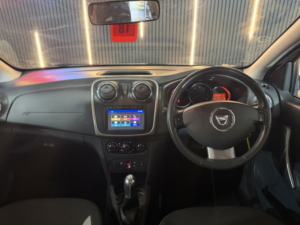 2016 Dacia Sandero Stepway 0.9 Stepway Laureate Tce 90 in White — image 3