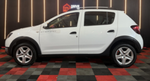 2016 Dacia Sandero Stepway 0.9 Stepway Laureate Tce 90 in White — image 5