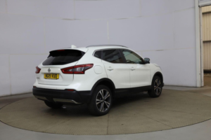 2019 Nissan Qashqai 1.5 Dci N-Connecta Euro 6 (s/s) 5dr in White — image 6