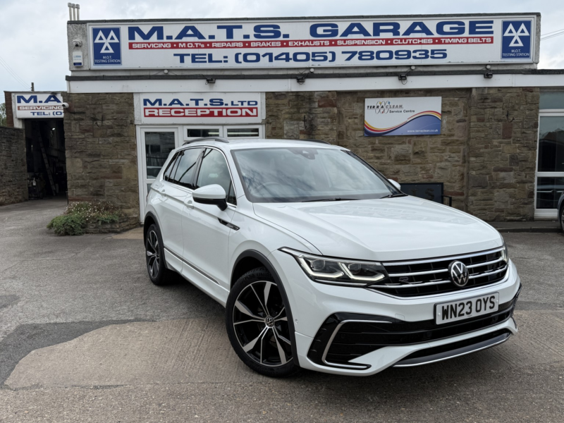 2023 Volkswagen Tiguan 1.5 Tsi R-Line in White — image 1
