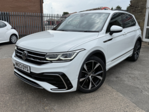 2023 Volkswagen Tiguan 1.5 Tsi R-Line in White — image 2