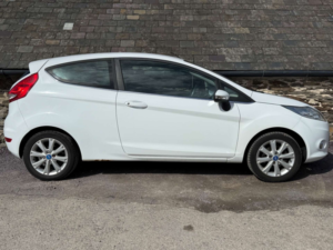 2011 Ford Fiesta 1.2 Fiesta Zetec 3dr in White — image 6