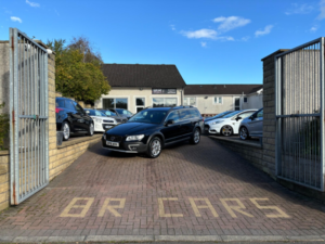 2016 Volvo Xc70 2.4 D5 Se Lux Auto AWD Euro 6 (s/s) 5dr in Black — image 3