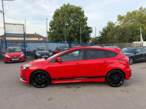 2015 Ford Focus 2.0 Tdci St-2 Euro 6 (s/s) 5dr in Red — image 3