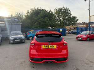2015 Ford Focus 2.0 Tdci St-2 Euro 6 (s/s) 5dr in Red — image 5