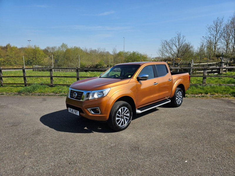 2016 Nissan Navara 2.3 Dci N-Connecta 4WD Euro 5 4dr in Yellow — image 1