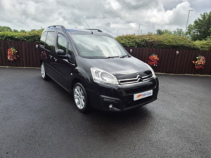 2018 Citroen Berlingo 1.6 Bluehdi Feel in Black — image 2