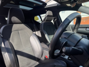 2019 Volvo Xc40 2.0 T4 R-Design Pro SUV 5dr Petrol Auto AWD Euro 6 (s/s) (190 Ps) in Red — image 6