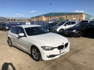 2012 BMW 3 Series 2.0 320d Efficient Dynamics in White — image 2