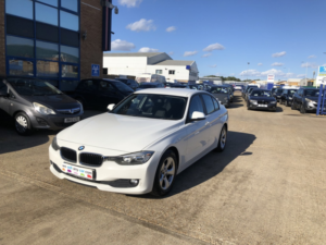 2012 BMW 3 Series 2.0 320d Efficient Dynamics in White — image 4