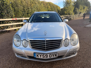2009 Mercedes-Benz E Class 2.1 E220 Cdi Avantgarde 5dr in Silver — image 3
