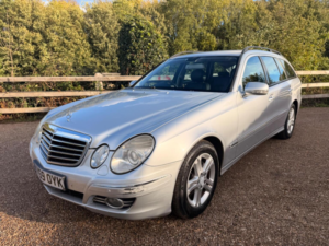 2009 Mercedes-Benz E Class 2.1 E220 Cdi Avantgarde 5dr in Silver — image 4