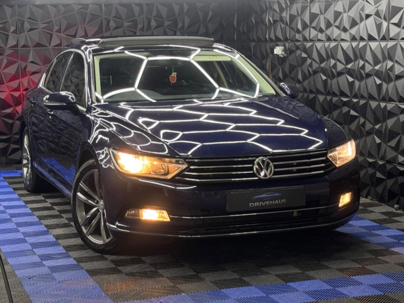 2017 Volkswagen Passat 2.0 Tdi Bluemotion Tech Gt DSG Euro 6 (s/s) 4dr in Blue — image 1