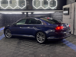 2017 Volkswagen Passat 2.0 Tdi Bluemotion Tech Gt DSG Euro 6 (s/s) 4dr in Blue — image 4