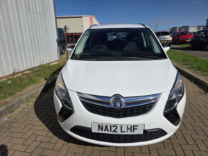 2012 Vauxhall Zafira Tourer 1.4 T Exclusiv in White — image 4