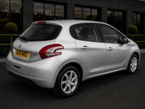 2015 Peugeot 208 1.2 Vti Puretech Active Euro 6 5dr in Silver — image 5