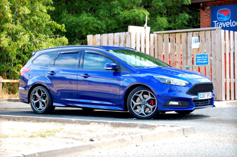 2017 Ford Focus St-3 2.0 Ecoboost - Rare Estate Model - 27,800 Miles. Fsh. Sync 3, Camera, Sony - 2 Owners - Blue in Blue — image 1