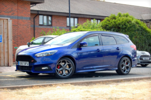 2017 Ford Focus St-3 2.0 Ecoboost - Rare Estate Model - 27,800 Miles. Fsh. Sync 3, Camera, Sony - 2 Owners - Blue in Blue — image 5