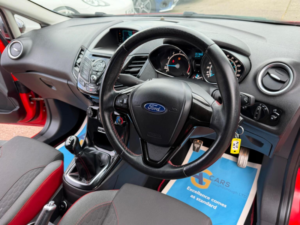 2015 Ford Fiesta 1.0t Ecoboost Zetec S Red Edition Euro 6 (s/s) 3dr in Red — image 3