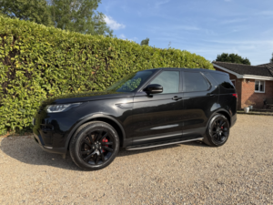 2017 Land Rover Discovery 3.0 Td V6 Hse in Black — image 2