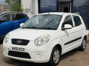 2010 Kia Picanto 1.0 1 5dr in White — image 3