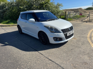 2015 Suzuki Swift Sport in White — image 2