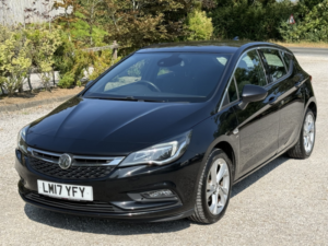 2017 Vauxhall Astra 1.0 I Turbo Ecoflex Sri Nav in Black — image 4