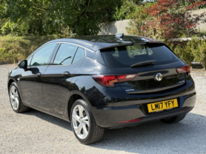 2017 Vauxhall Astra 1.0 I Turbo Ecoflex Sri Nav in Black — image 6