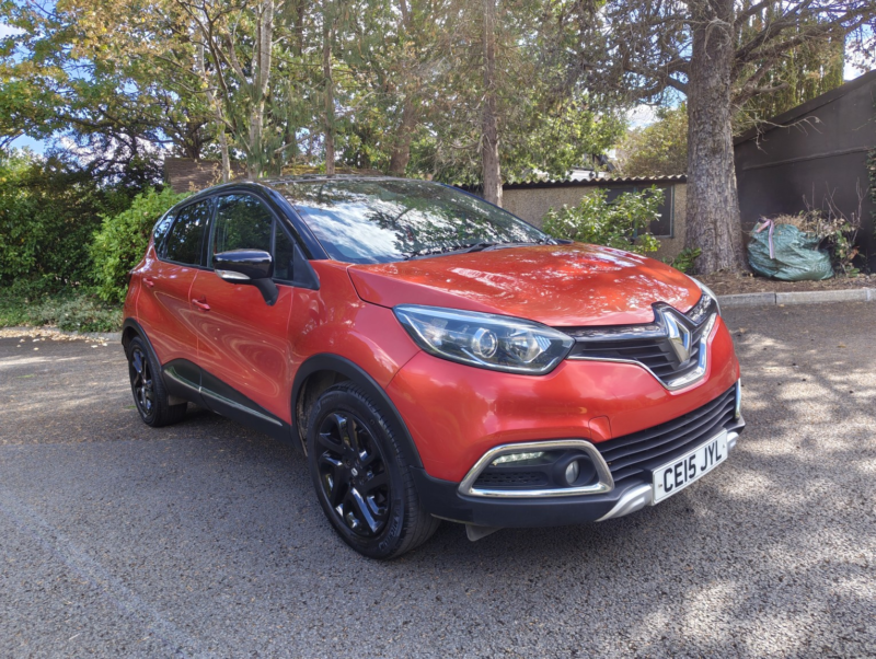 2015 Renault Captur 1.5 Signature Energy Dci 90 Stop & Start in Red — image 1