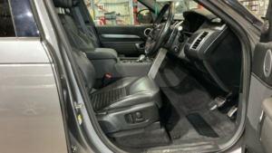 2021 Land Rover Discovery 3.0 D300 Mhev R-Dynamic Se Auto 4WD Euro 6 (s/s) 5dr in Grey — image 2