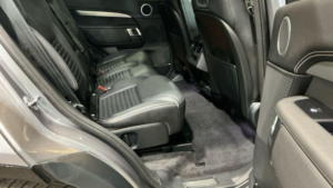 2021 Land Rover Discovery 3.0 D300 Mhev R-Dynamic Se Auto 4WD Euro 6 (s/s) 5dr in Grey — image 3