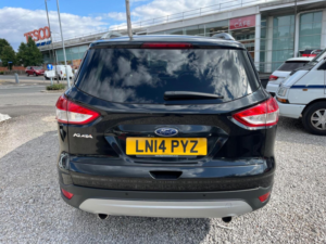 2014 Ford Kuga 2.0 Tdci Zetec 2WD Euro 5 5dr in Black — image 6