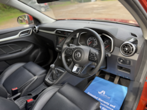 2020 MG MG Zs 1.5 Vti-Tech Exclusive in Orange — image 3