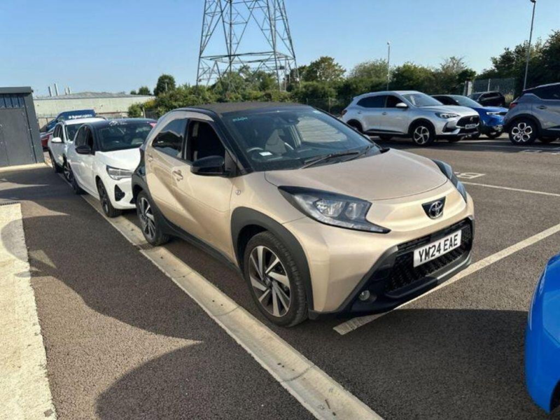 2024 Toyota Aygo X Vvt-I Edge in Gold — image 1